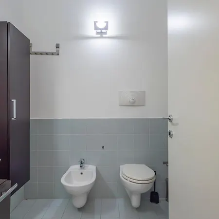 Xenia - Luminous Flat In Fondazione Prada מילאנו